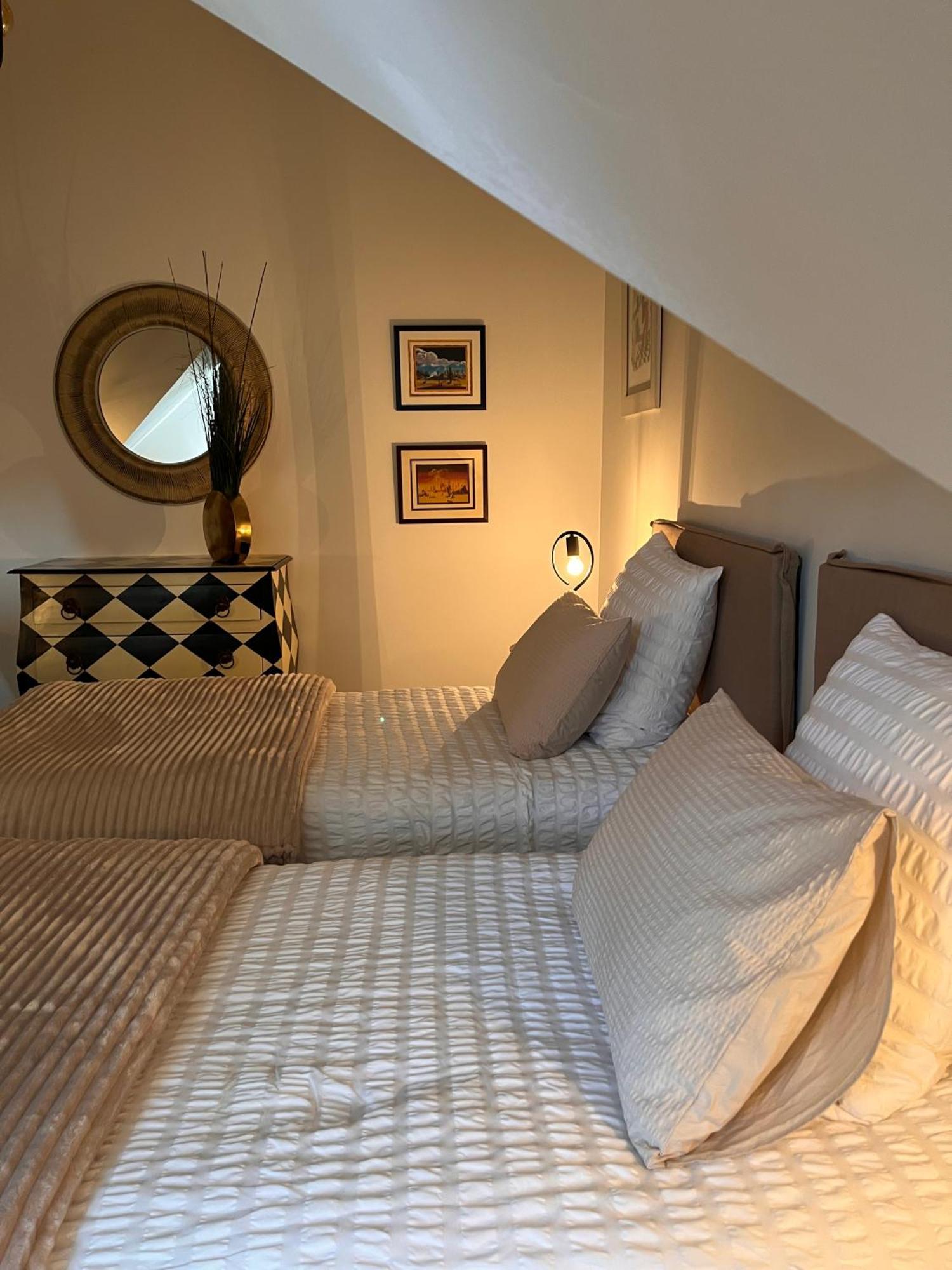 Bed and Breakfast La Sellerie Romagne  Экстерьер фото